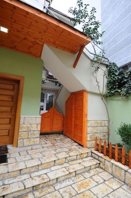 Grandpa House App.1 Apartment Tirana Bagian luar foto